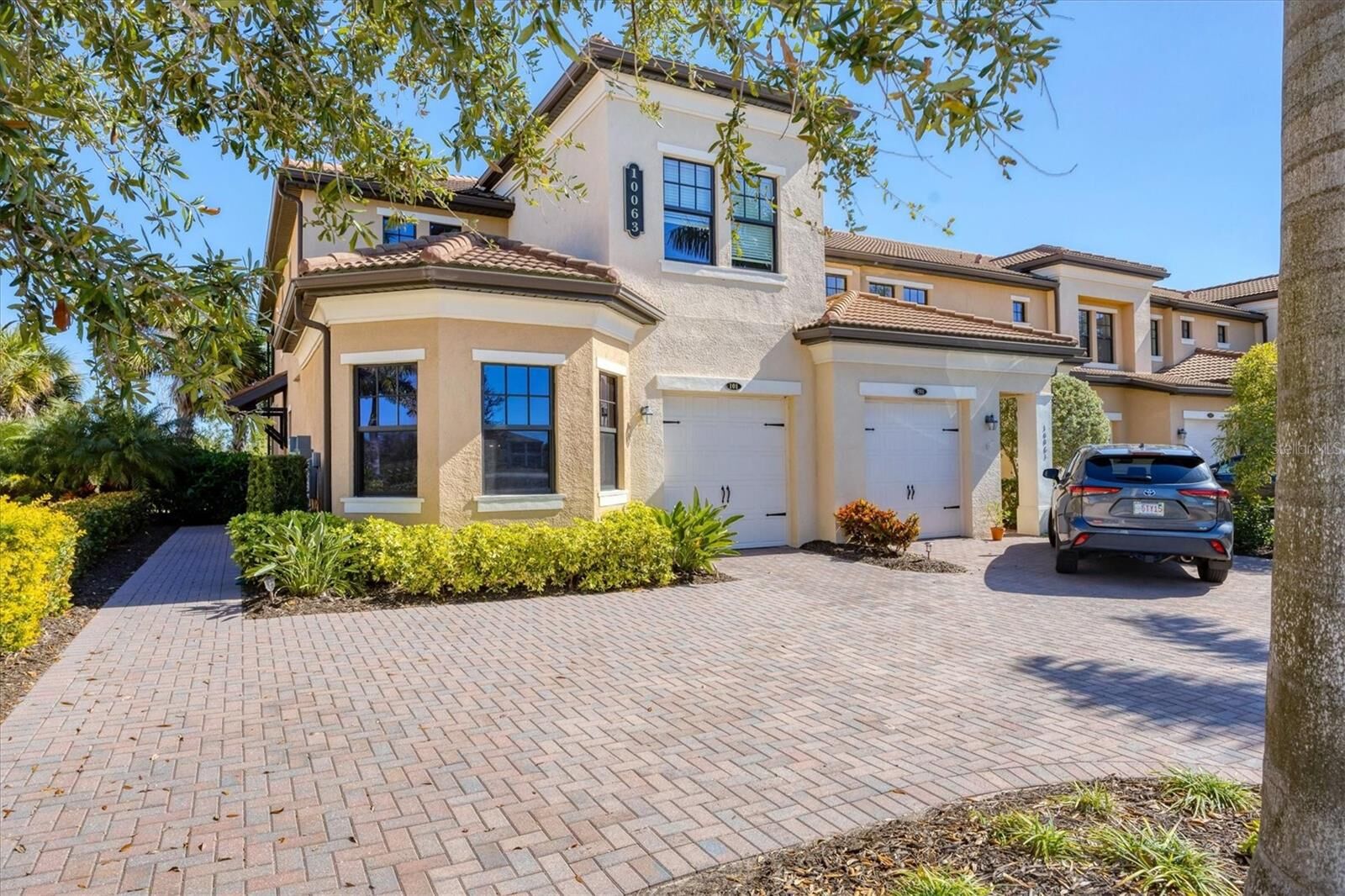 Property Photo: 10063 Crooked Creek Drive 101 FL 34293