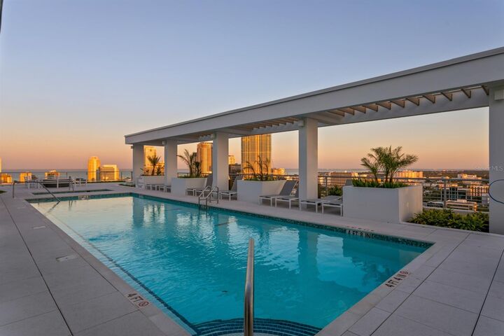 Property Photo:  777 3rd Avenue N 1208  FL 33701 