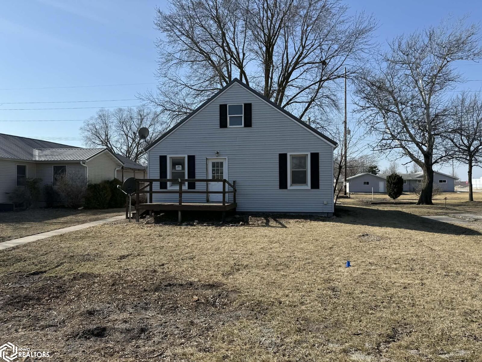 Property Photo:  808 Park Street  IA 52625 
