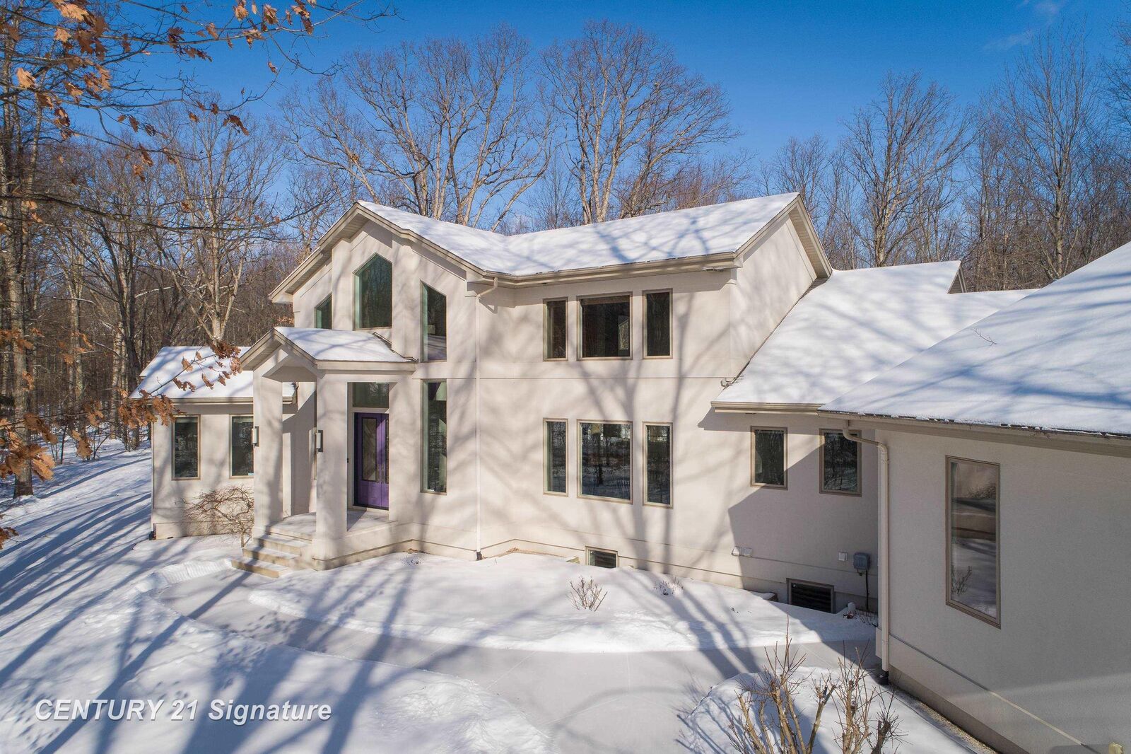 Property Photo:  2627 N Odyssey Lane  MI 48642 