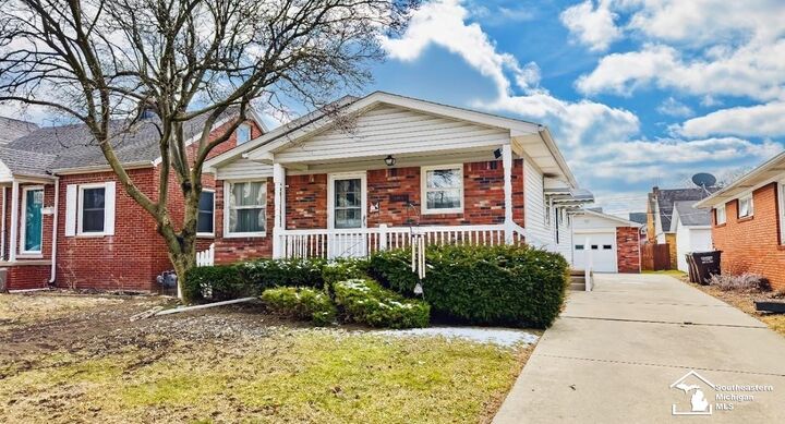 Property Photo: 504 Rosewood Avenue MI 48162
