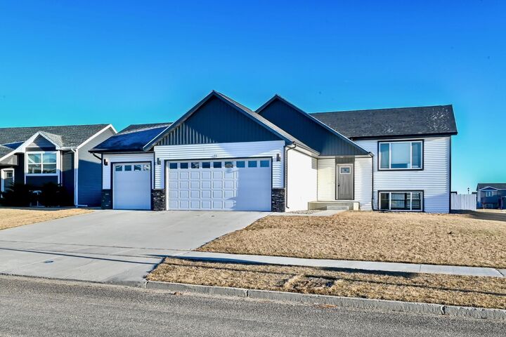 Property Photo:  13 Olive Tree Circle NE  ND 58703 