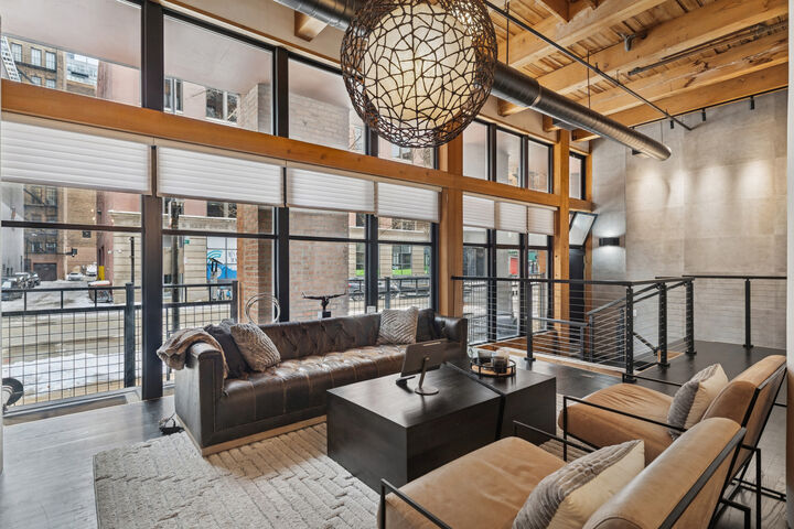 Property Photo: 728 W Jackson Boulevard 107 IL 60661