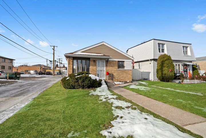 Property Photo:  7852 Neenah Avenue  IL 60459 