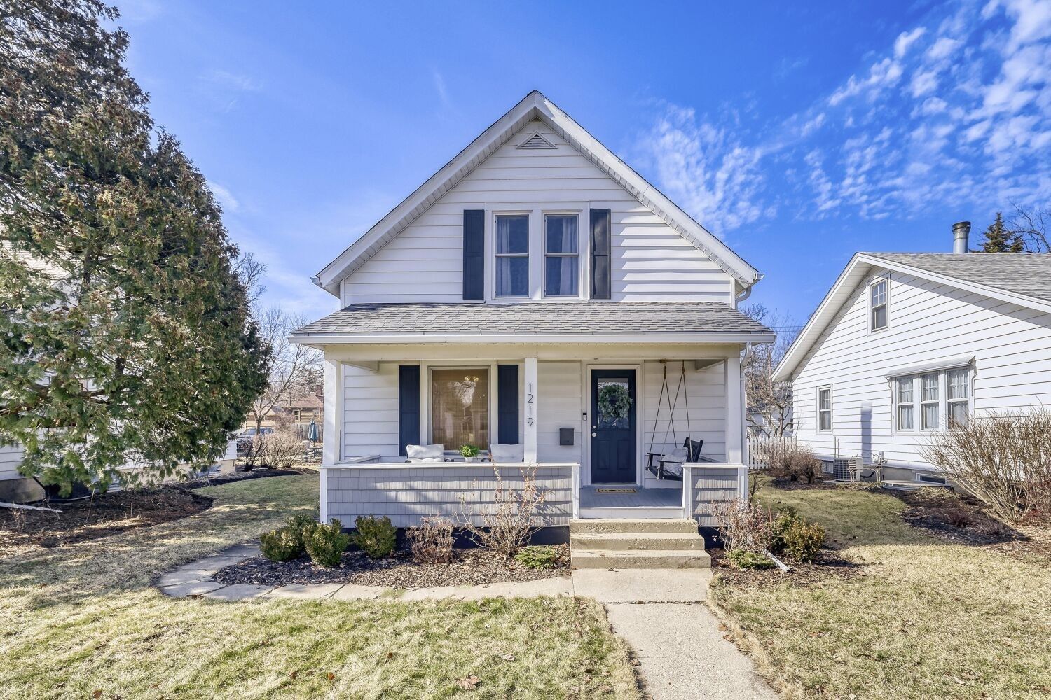 Property Photo: 1219 Elm Street IL 60174