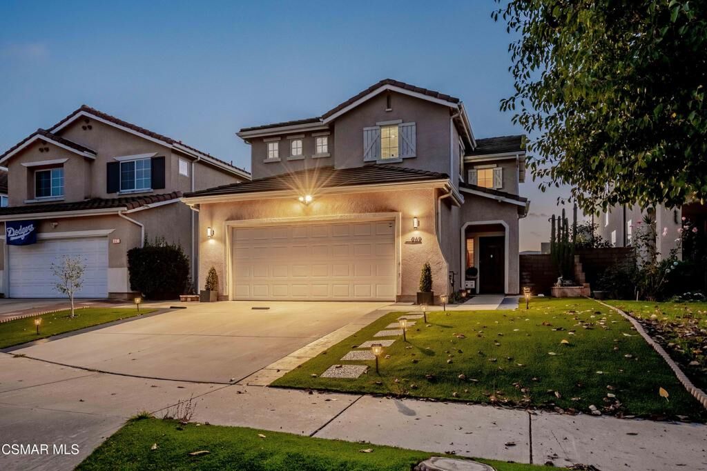 Property Photo:  969 Roldan Avenue  CA 93065 