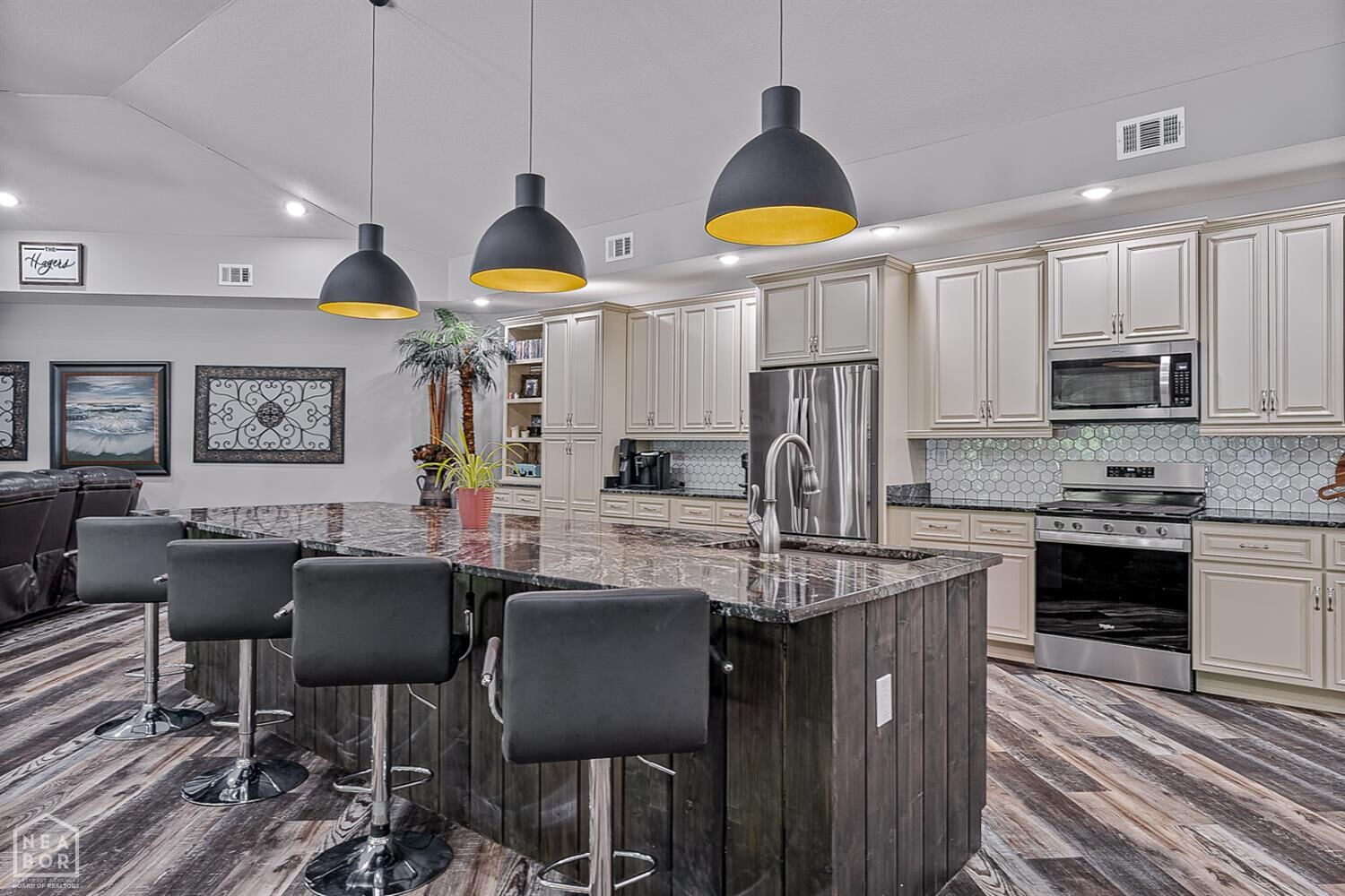 Property Photo: 8203 Oak Creek Lane AR 72432