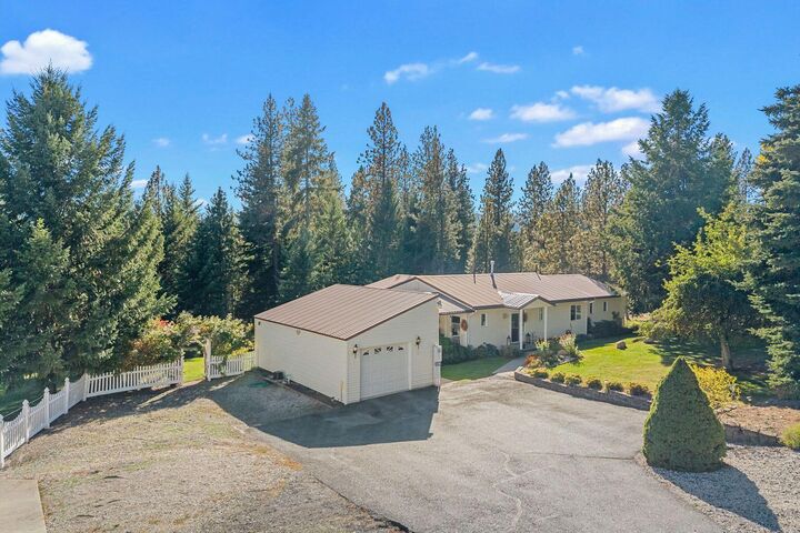 Property Photo:  2419 Sand Canyon Rd  WA 99109 
