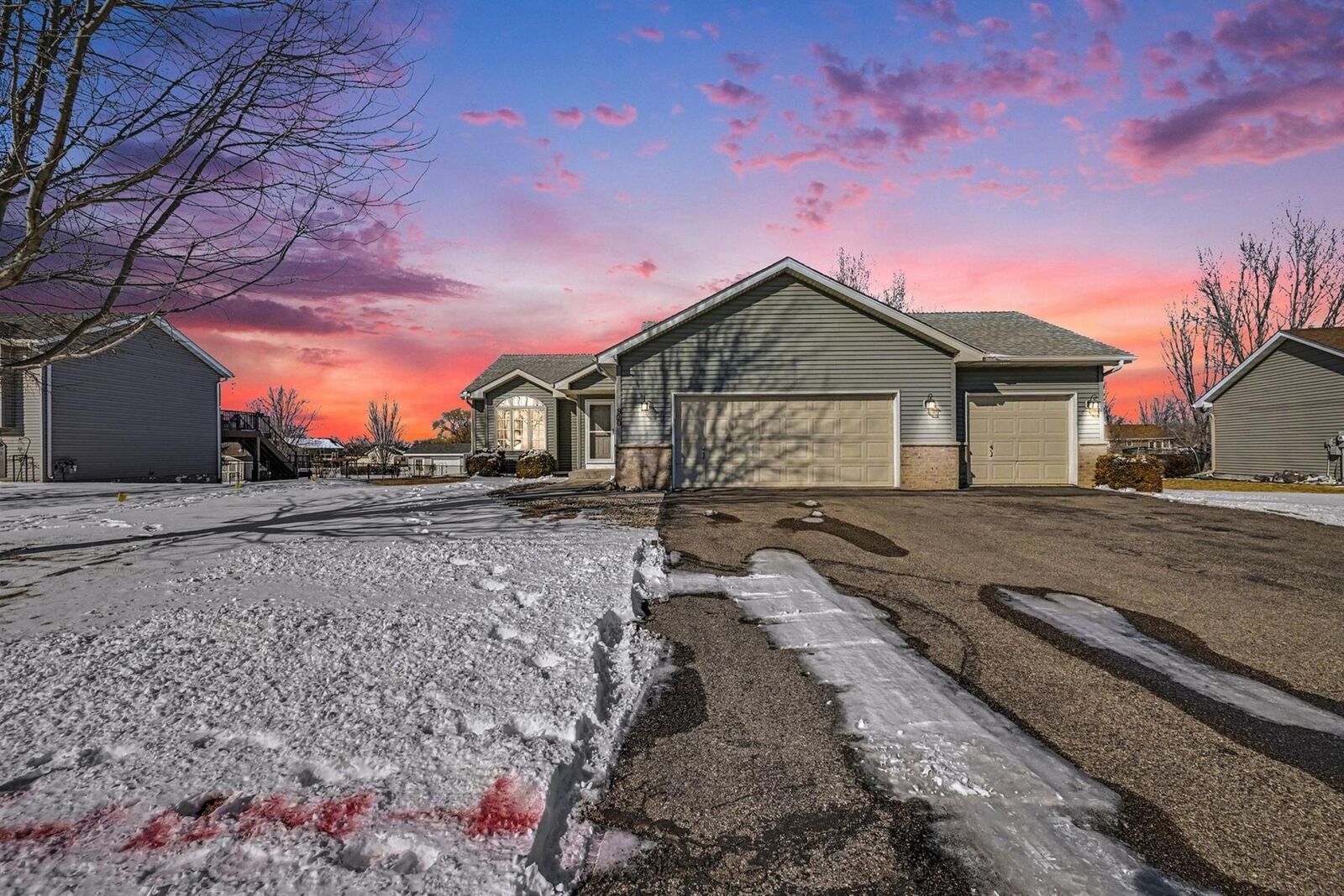 Property Photo: 920 Sunrise Lane MN 56011