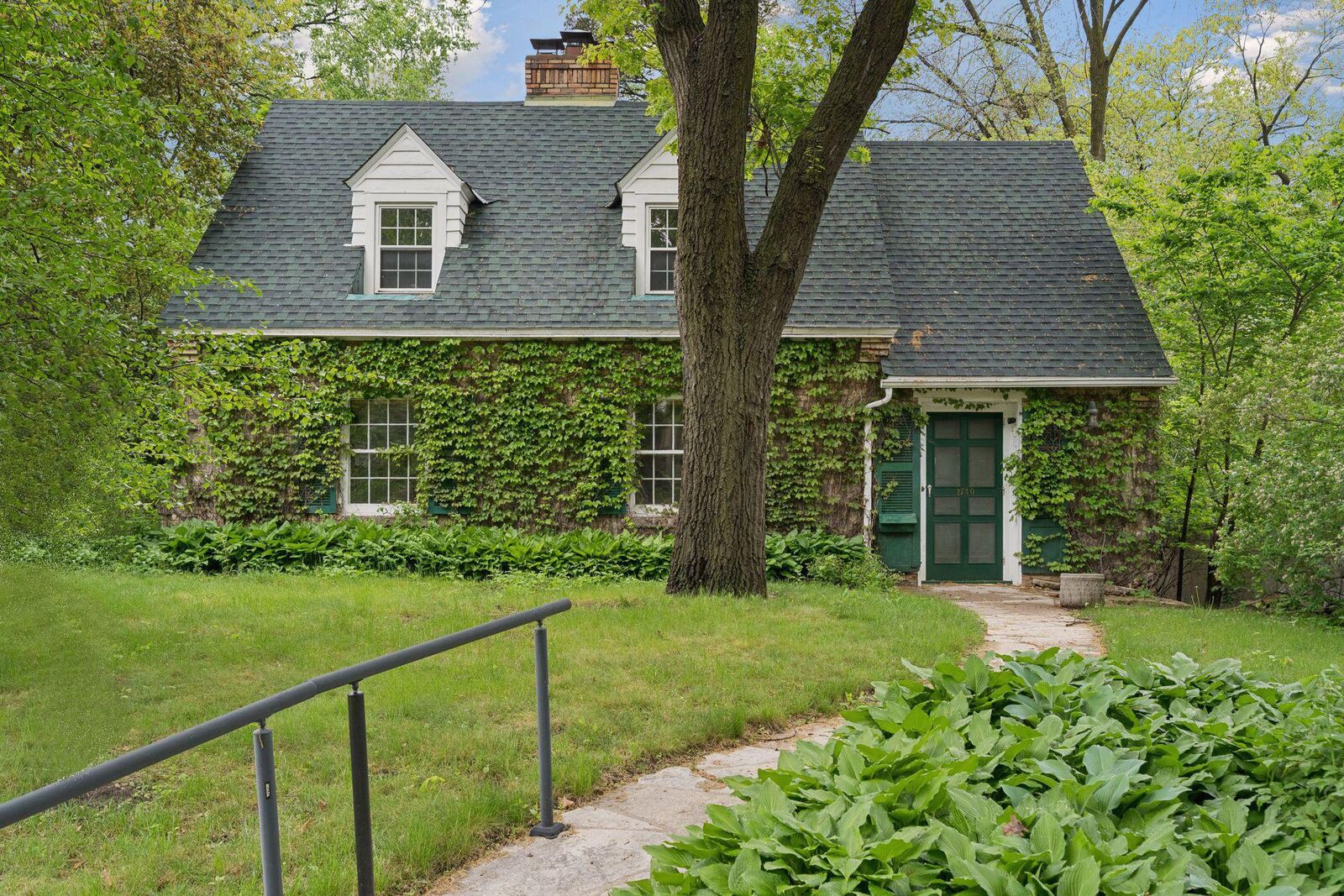 Property Photo: 2740 Thomas Avenue S MN 55416