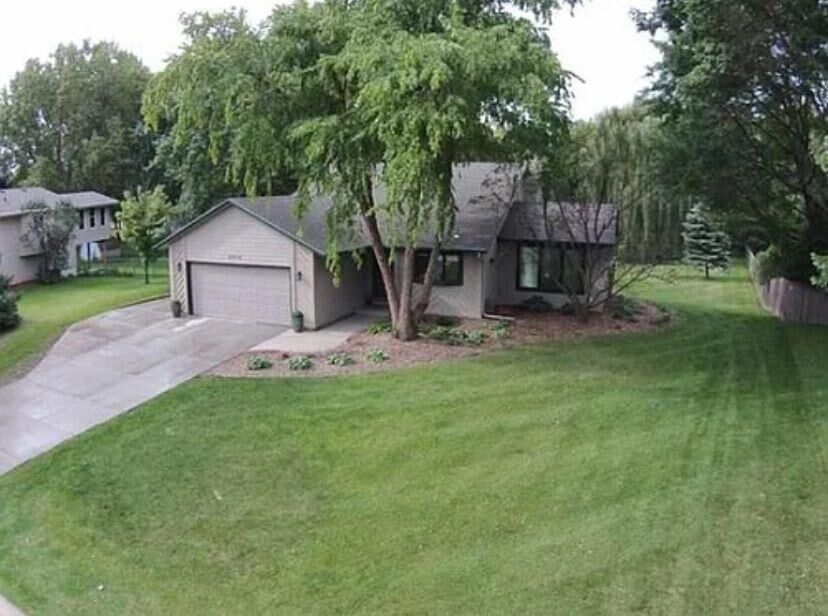 Property Photo: 2915 Weston Lane N MN 55447
