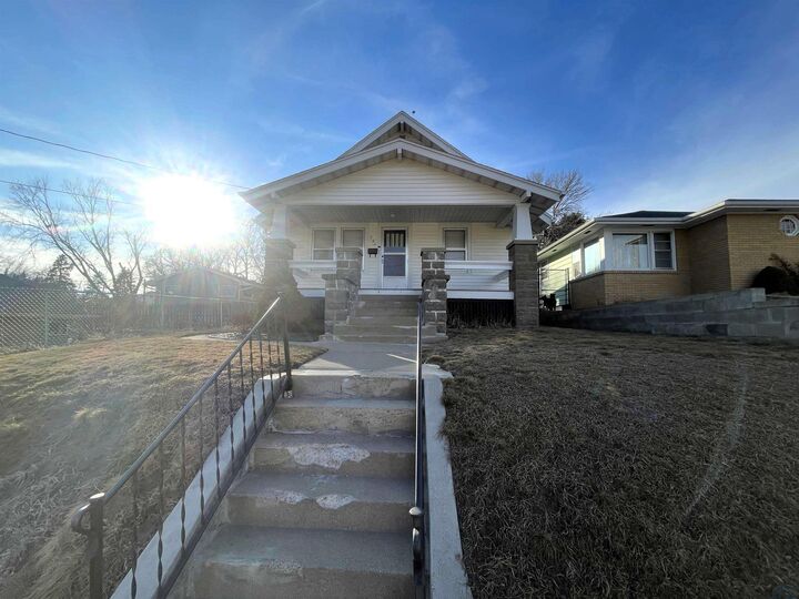 Property Photo:  721 S Linn St  IA 51106 