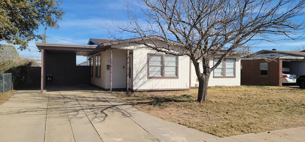 Property Photo:  3716 Everglade Ave  TX 79762 