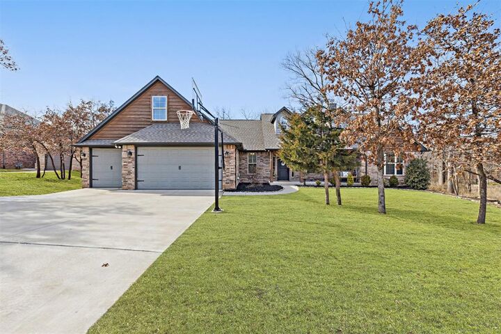 Property Photo:  12405 Stone Hill  OK 73044 