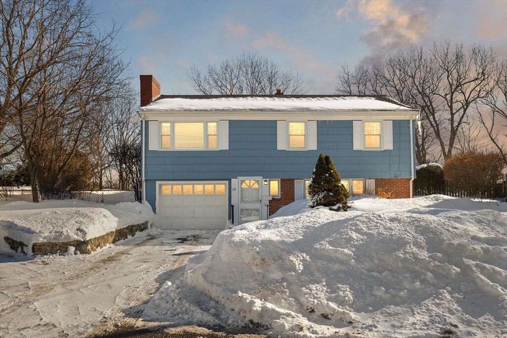 Property Photo:  38 Ledgemont Lane  MA 01904 