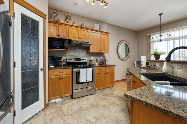 Property Photo:  5421 60 Street  AB T4V 4G9 