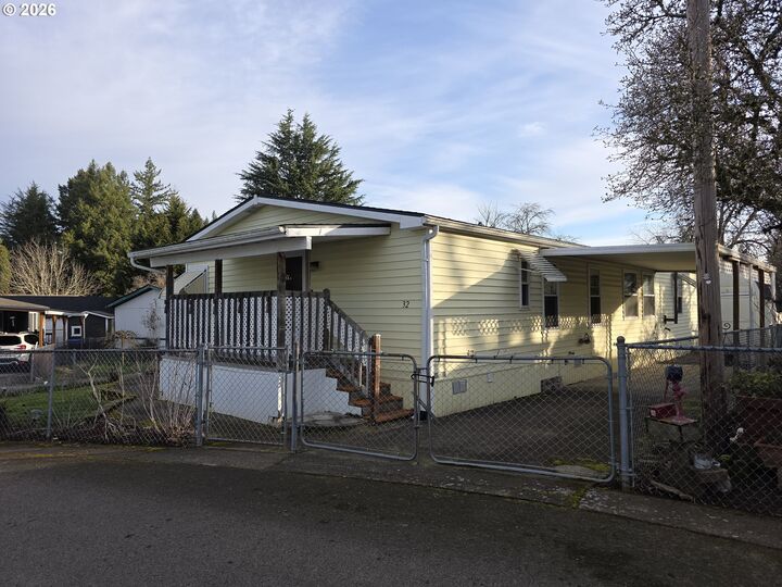 Property Photo:  13115 SE Foster Rd 32  OR 97236 