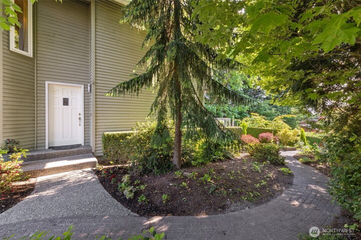Property Photo:  1201  Kirkland Avenue  WA 98033 