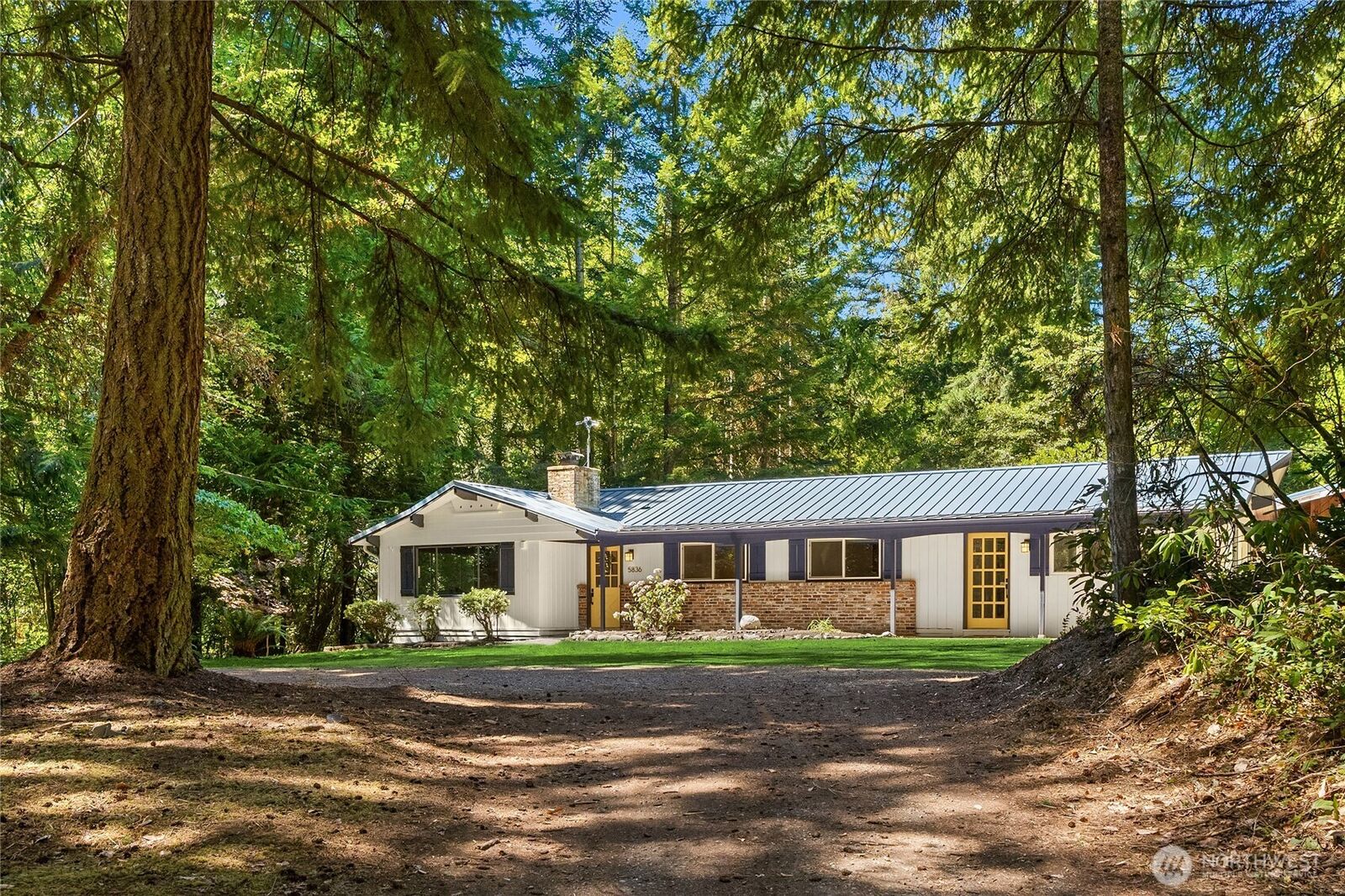Property Photo:  5836  Battle Point Drive NE  WA 98110 