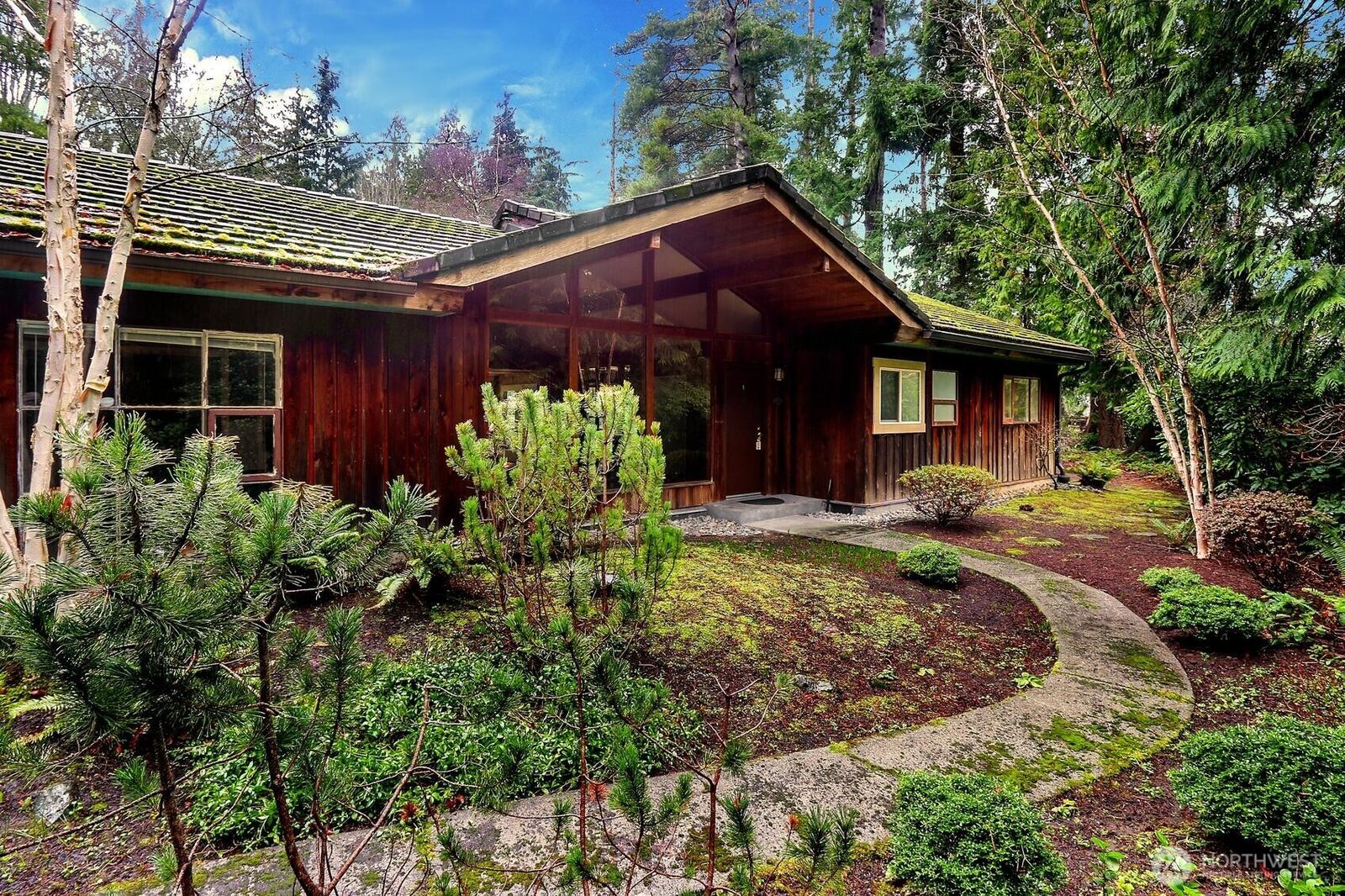 Property Photo:  10815  Algonquin Road  WA 98020 