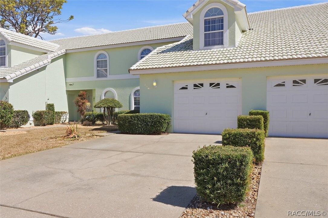 Property Photo: 706 Peebles Court FL 34453