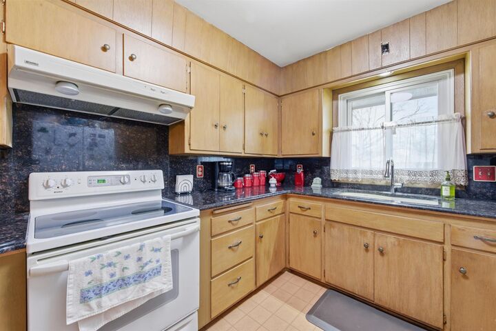 Property Photo: 341 N Whitfield St KS 67206