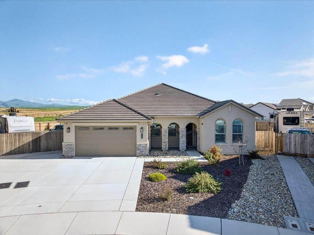 Property Photo: 989 Pismo Court CA 95023