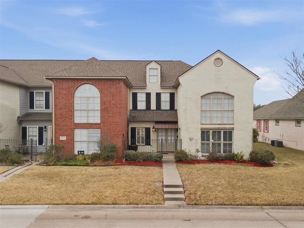 Property Photo:  1870 Lake Street  LA 70601 