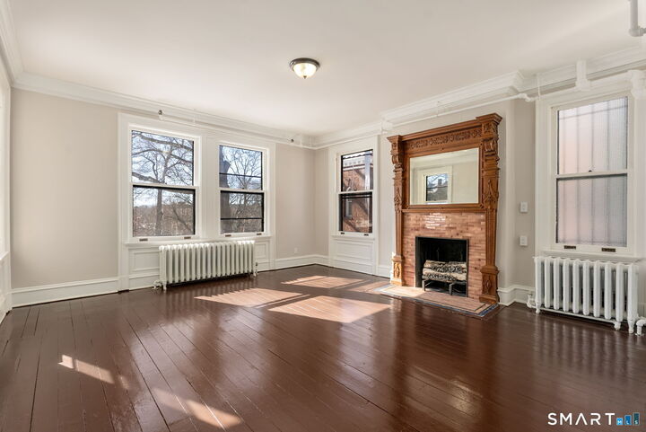 Property Photo:  360 Farmington Avenue 1  CT 06105 