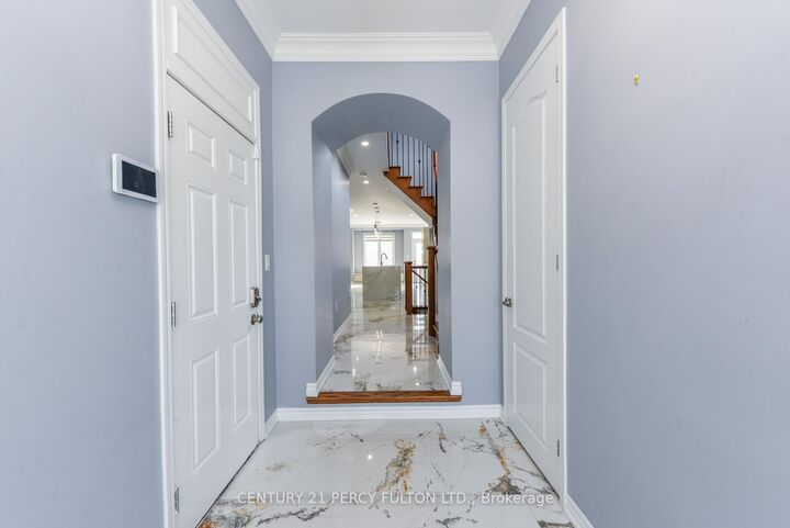 Property Photo:  1040 Foxtail Crescent  ON L1X 0E7 