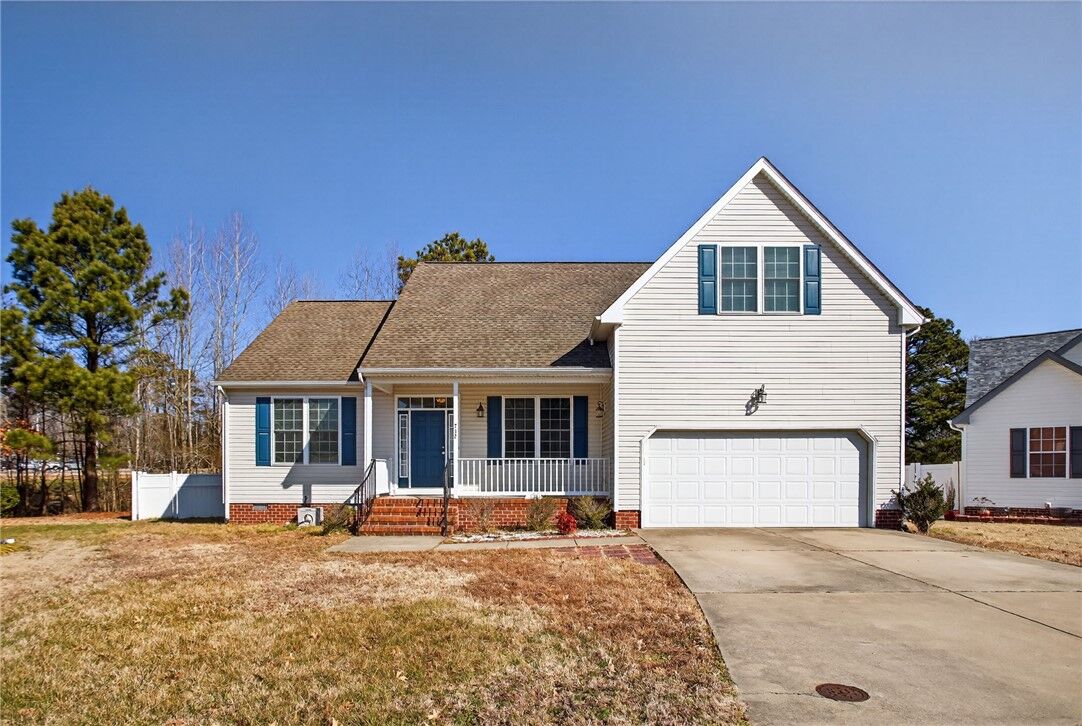 Property Photo: 712 Gregorys Way VA 23601