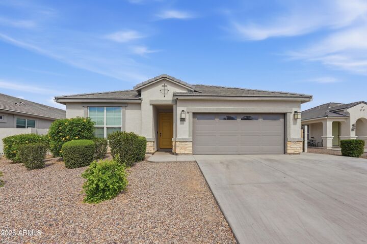 Property Photo:  44070 W Palo Ceniza Way  AZ 85138 