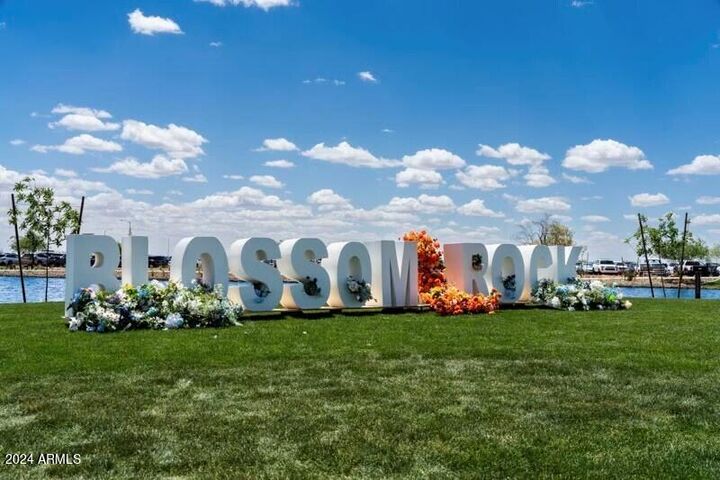 Property Photo:  733 W Fremont Pass  AZ 85120 