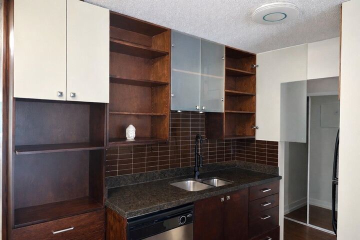 Property Photo: 250 W 1st Street 202 BC V7M 1B4