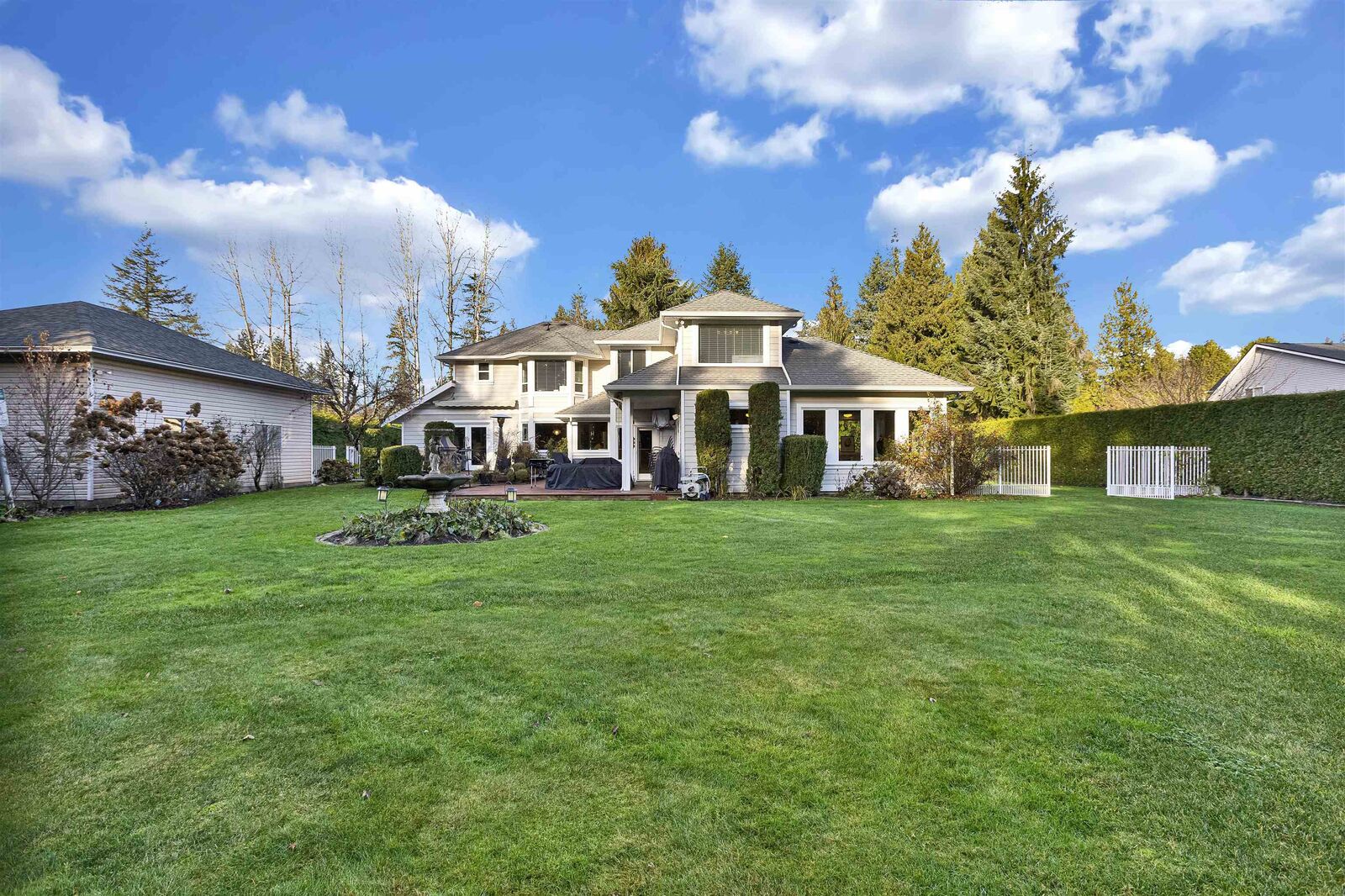 Property Photo: 25072 58 Avenue BC V4W 1T5