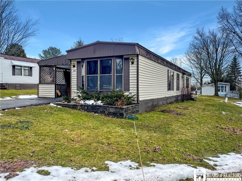 Property Photo:  143 Greenhurst Village Drive  NY 14701 