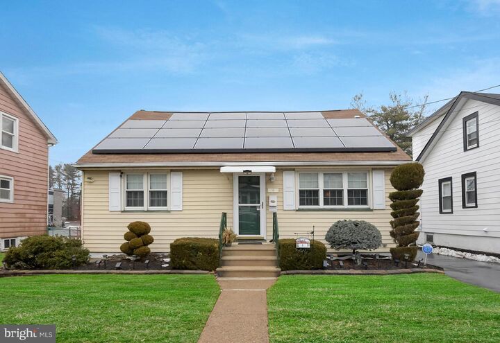 Property Photo:  4 New Hillcrest Avenue  NJ 08628 