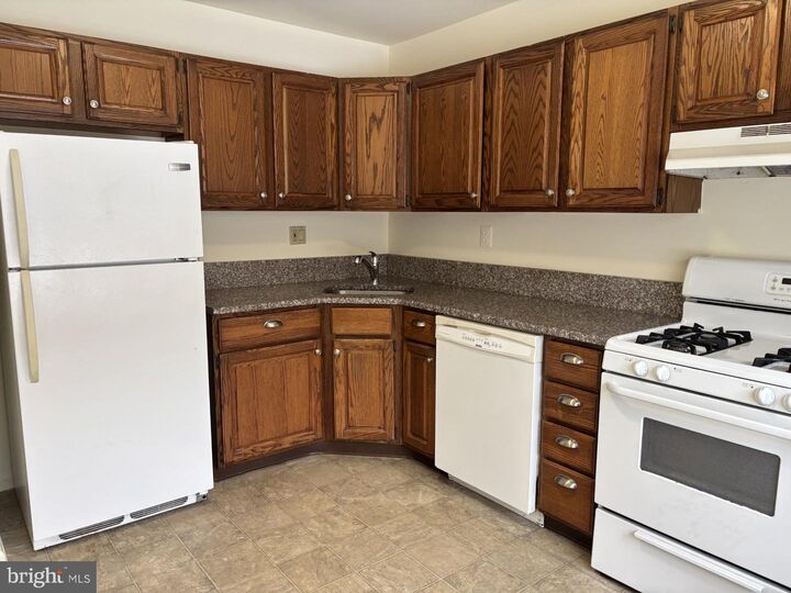 Property Photo:  2028 Yorktown N  PA 19403 