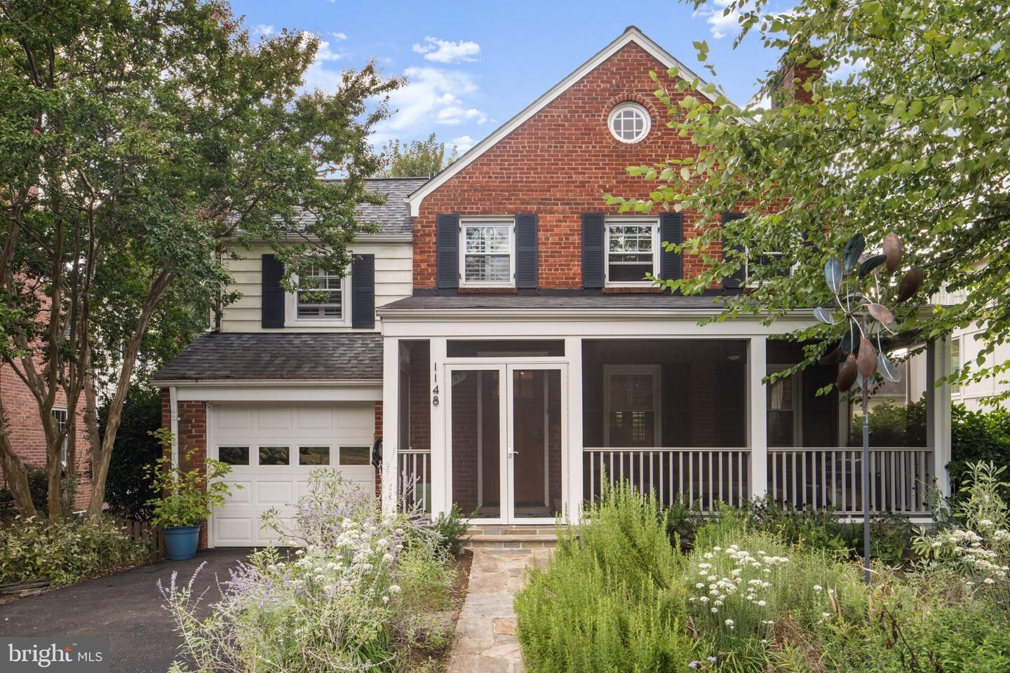 Property Photo:  1148 N Inglewood Street  VA 22205 