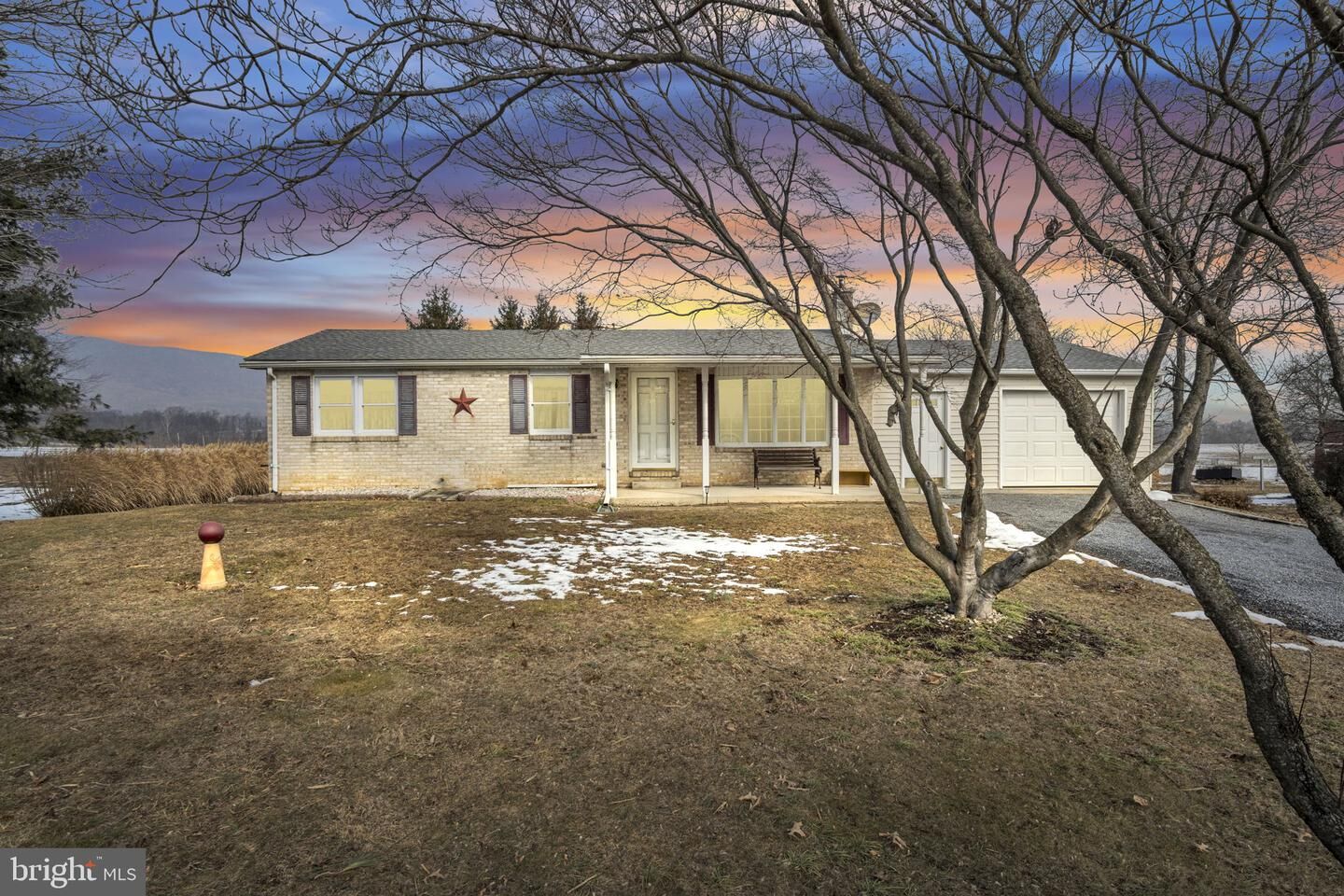 Property Photo:  647 N Middle Road  PA 17241 