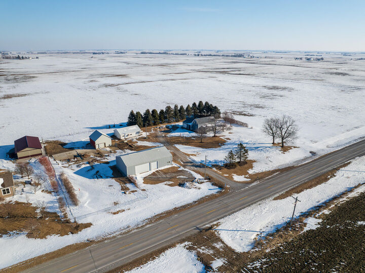 Property Photo: 51079 130th Street IA 50248