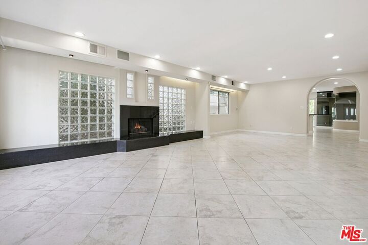 Property Photo:  12010 Texas Ave  CA 90025 