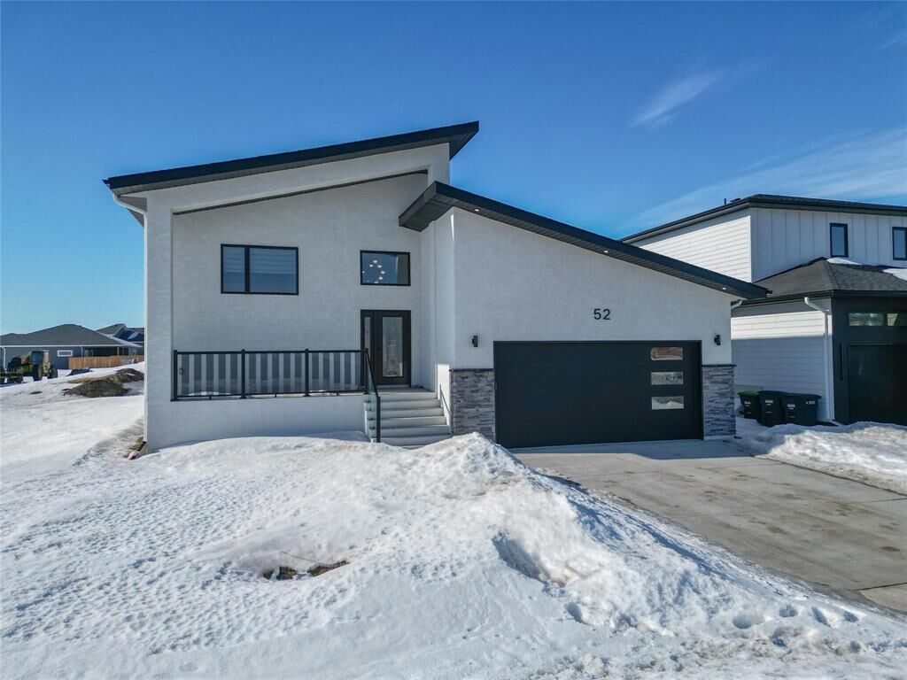 Property Photo:  52 Plateau Drive  MB R7B 4J2 