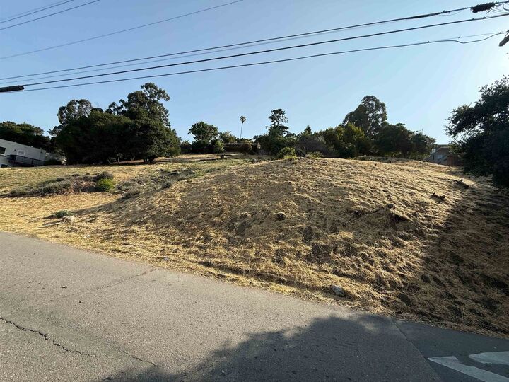 Property Photo: Outlook Ave CA 94608