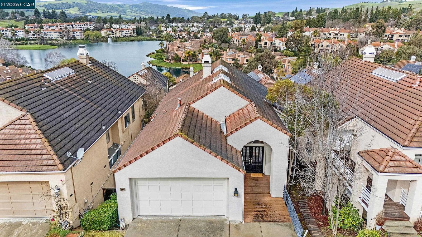 Property Photo: 425 Donner Way CA 94582
