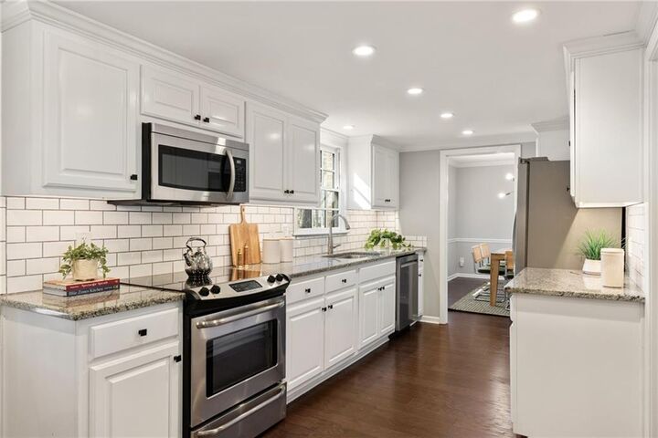 Property Photo:  4383 Lake Breeze Drive  GA 30083 