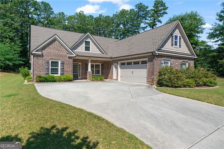 Property Photo: 902 Edgewater Drive GA 30052