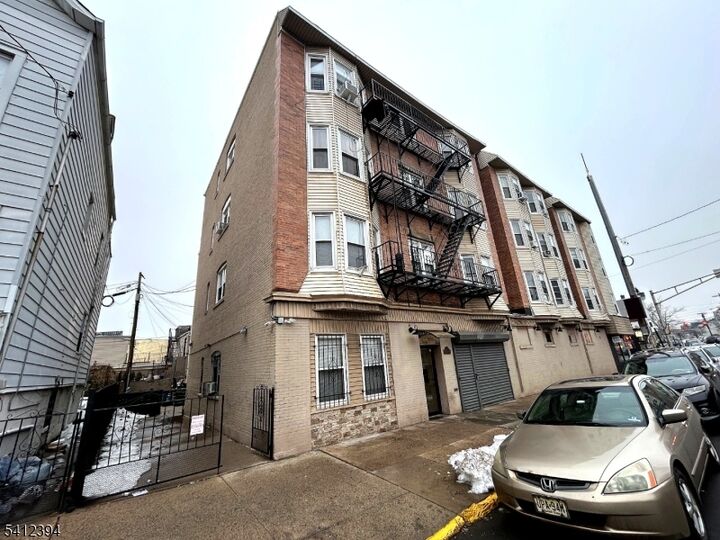 Property Photo:  239 Harrison Ave 1  NJ 07029 