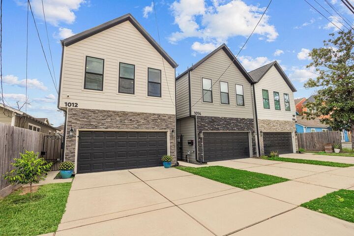 Property Photo: 1012 W 23rd Street TX 77008