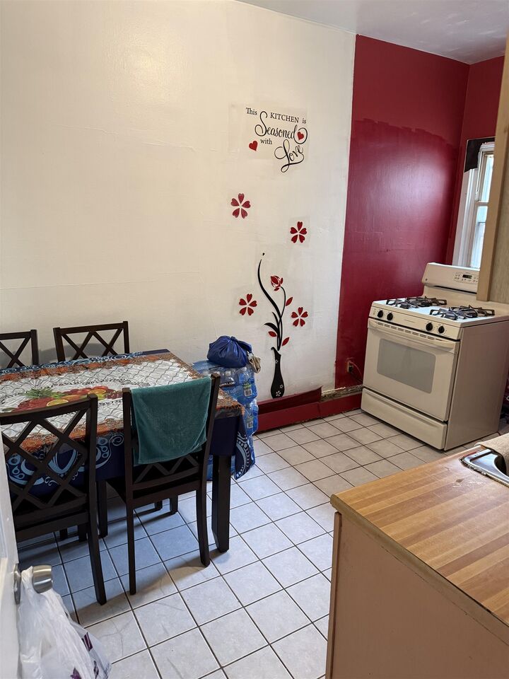 Property Photo:  44 West 54th St 2R  NJ 07002 